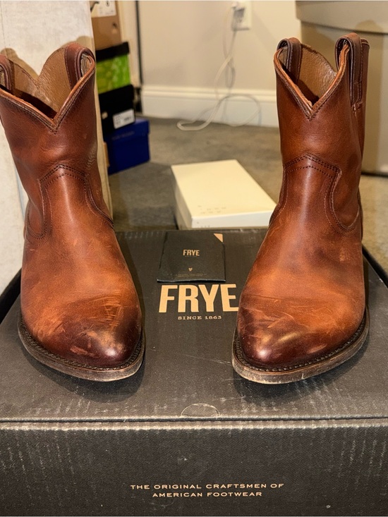Frye Shoes - Frye Billy Short Women’s Chestnut Brown Leather Pull-On Boots in Renice Leather